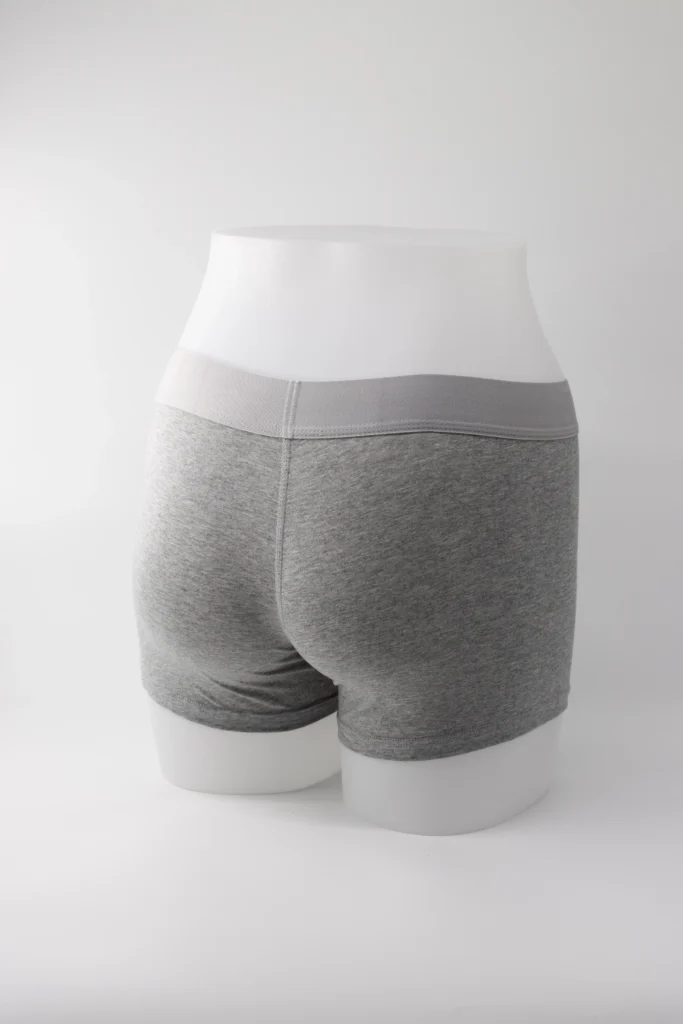 Boxer-2-en-1-lpmstore-gris-sur-mannequin-vu-de-derrière