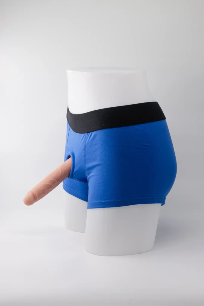 Boxer-pour-rapports-sexuels-bleu-vu-de-profils-avec-la-prothèses-peniennes-classique