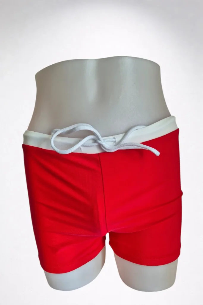 Maillot-de-bain-rouge-avec-basic-S