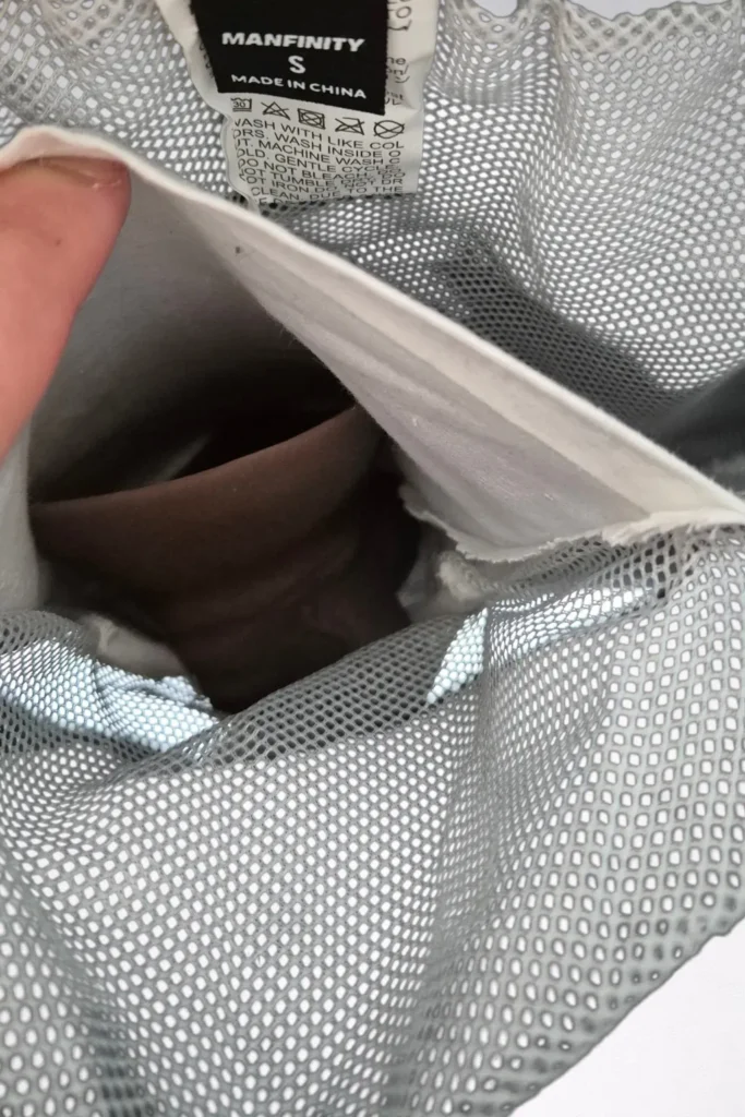 Short-de-bain-a-poche-avec-pisse-de-bout-2.0