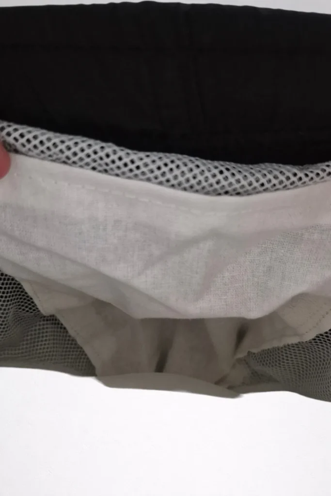 Short-de-bain-couture-poche-vu-dessus