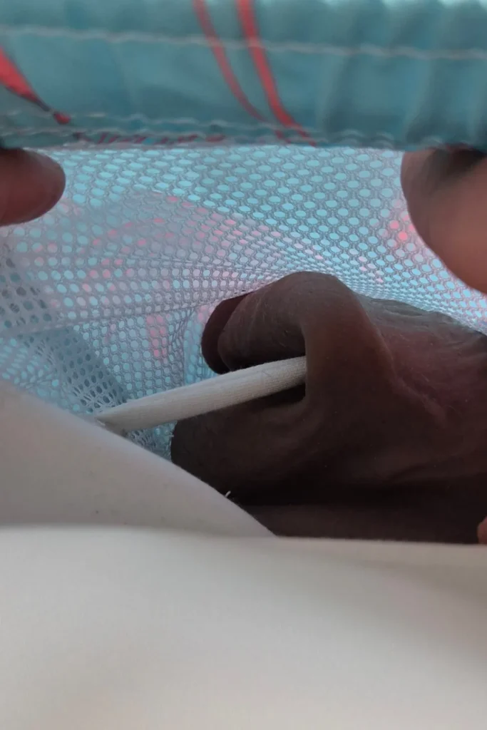 Short-de-bain-palmier-rose-bleu-poche-interieur-avec-pisse-debout-2.0